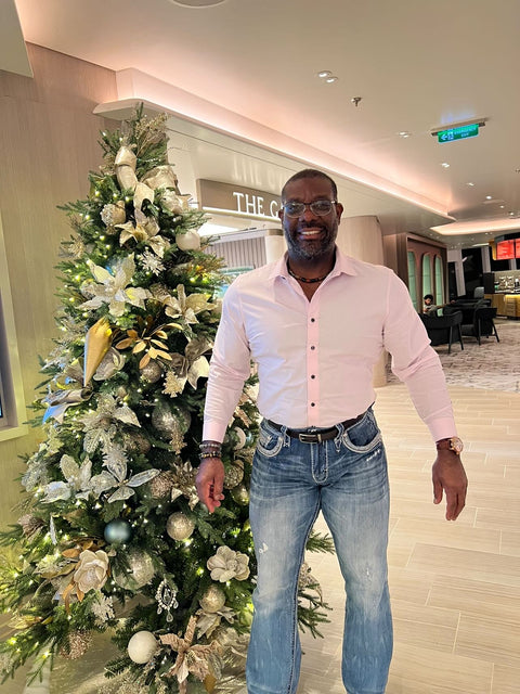 Muscle-Fit Dress Shirt in Pink