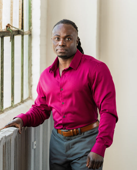 Muscle-Fit Dress Shirt in Burgundy